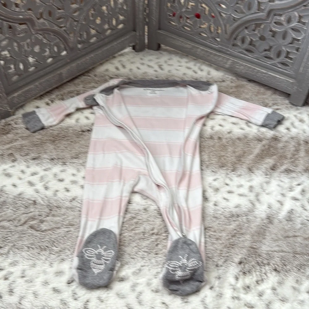 Burt’s Bees Baby Dottie pajamas baby girls 6-9 months pastel pink white stripes